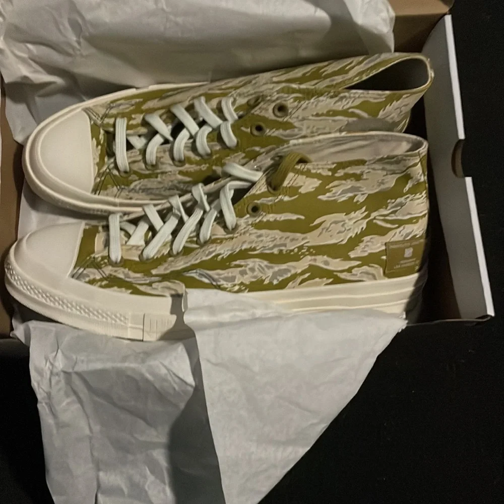 Converse - Picture 3 of 4